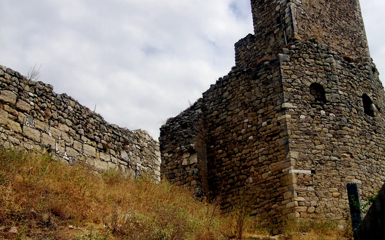 Kanina Castle
