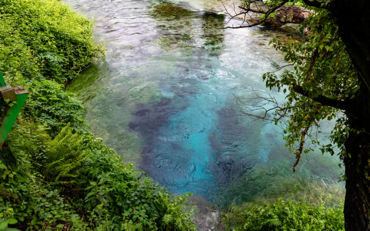 The Blue Eye, Vlora
