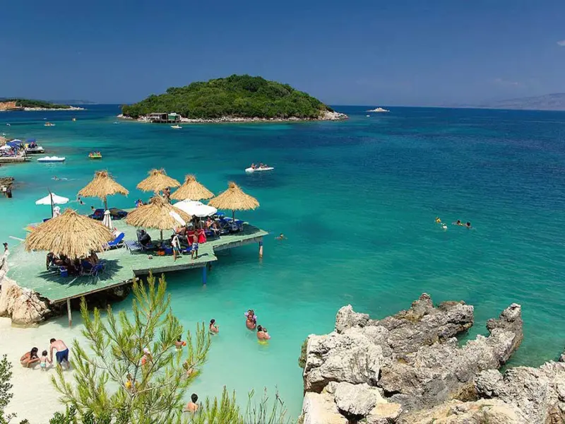 شاطئ لوري