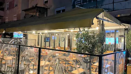 Mr. Chicken Shawarma Restaurant, Tirana